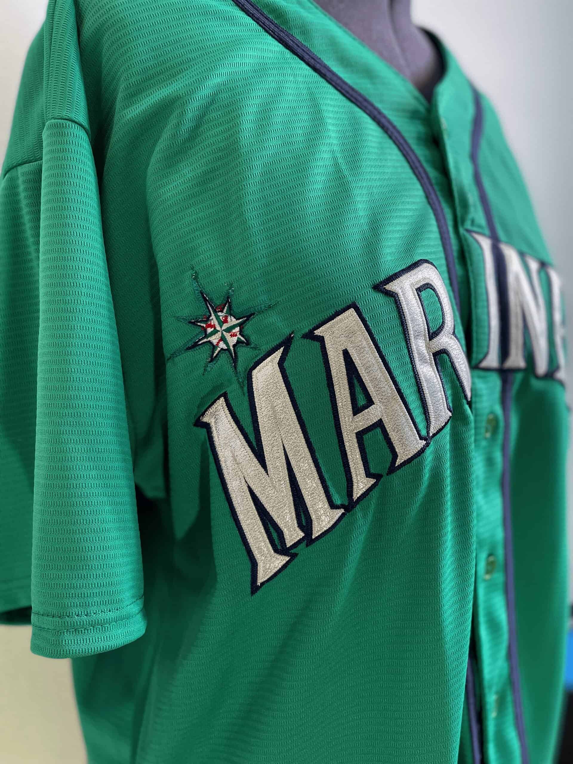 mariners teal uniforms