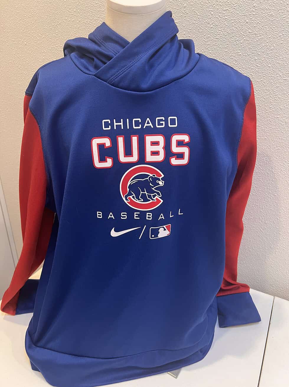 Youth Large Chicago Cubs Nike Hoodie (Like New) - Image 2