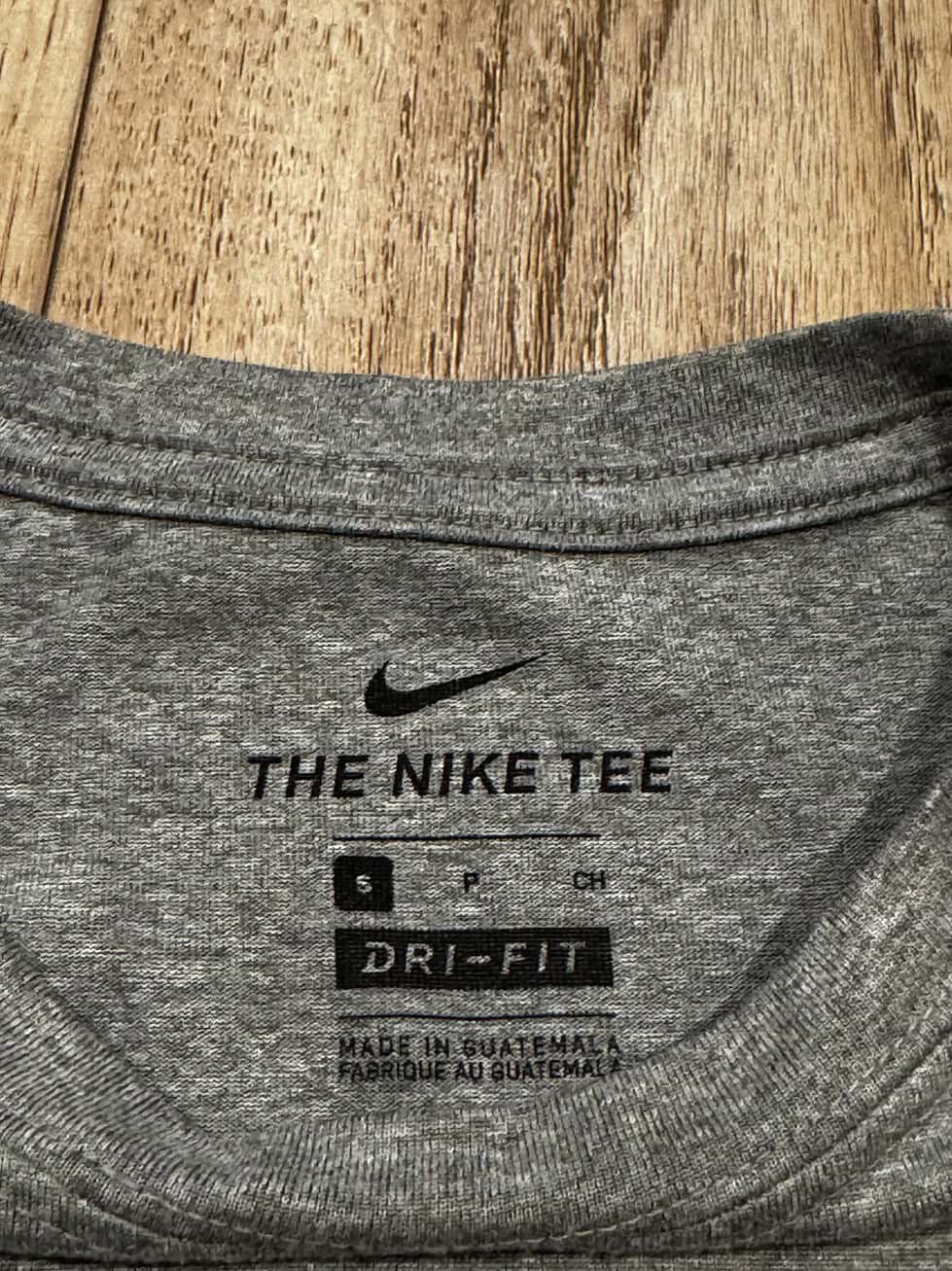 Like New UNISEX Small Boston Red Sox Nike T-Shirt - Image 3