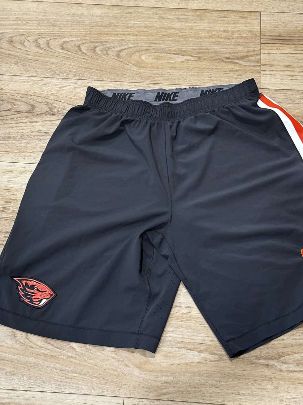 Nike Oregon State Beavers Shorts (Large)