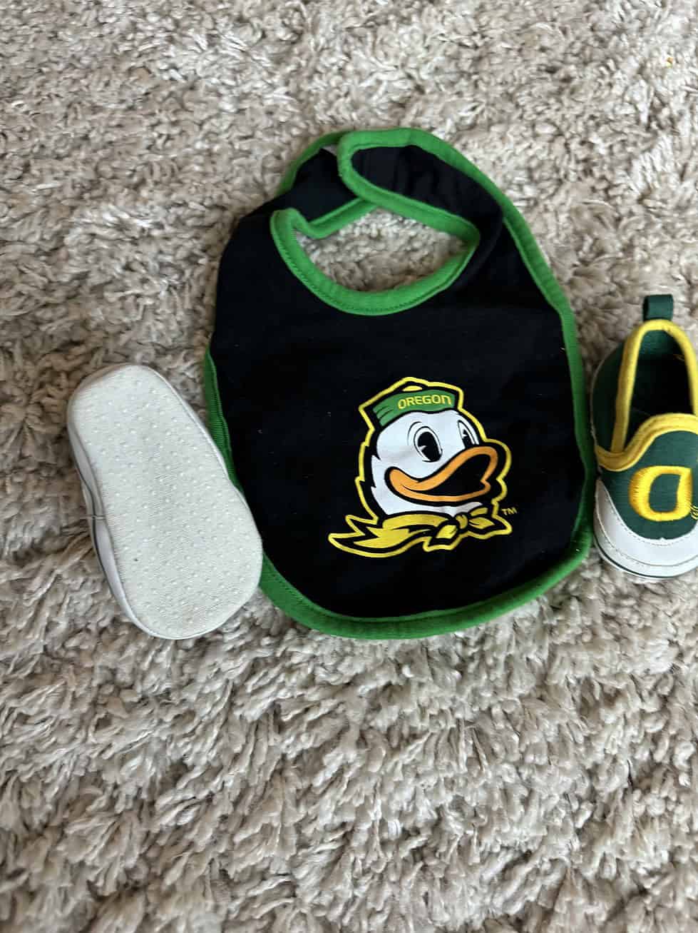 NEW Oregon Ducks BIB and Shoes - Image 2