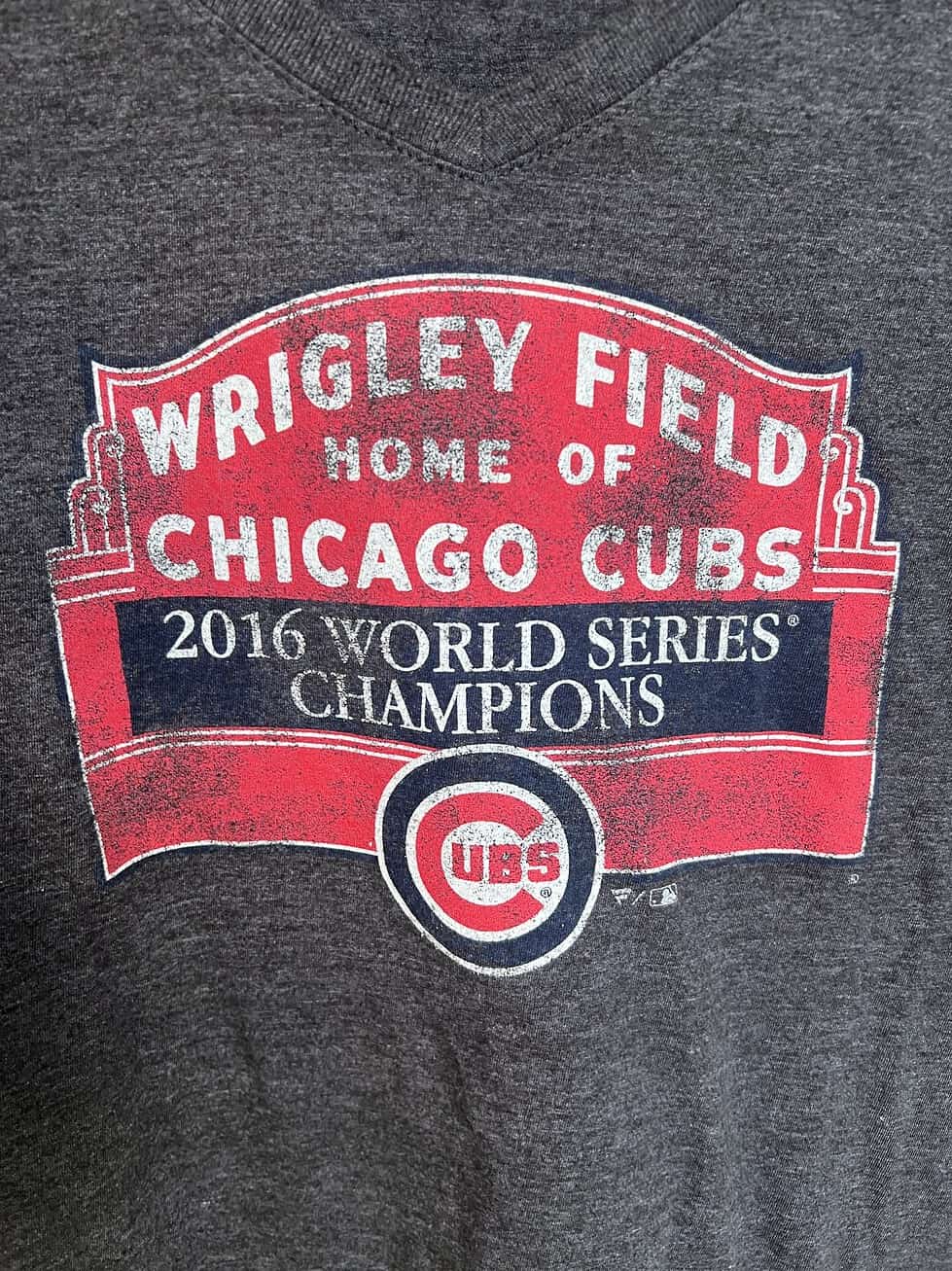 Wrigley Field Cubs Champions V-neck (XL) - Image 2