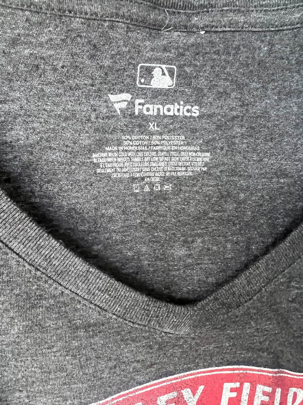 Wrigley Field Cubs Champions V-neck (XL) - Image 3