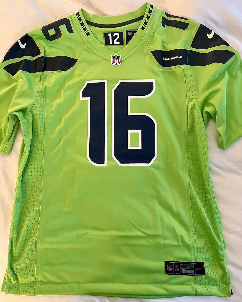 Tyler Lockett Autographed Seahawks Jersey (Large) - Image 3