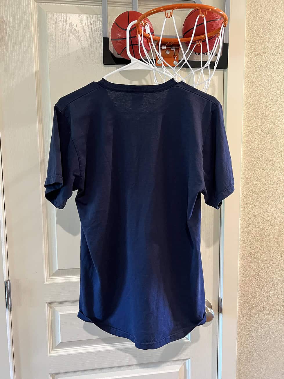 Back view of the vintage Seattle Mariners T-Shirt in navy blue.