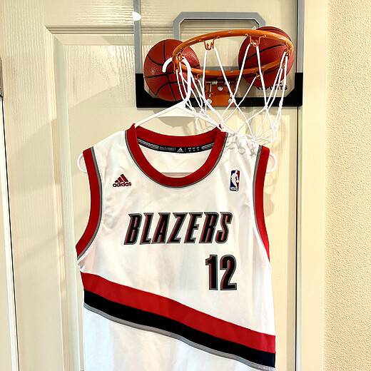 Front view of LaMarcus Aldridge Portland Trail Blazers Youth Jersey showing “Blazers” text and number 12.