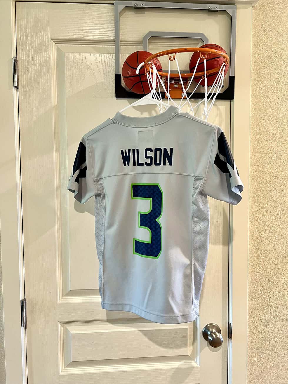 Back view of Russell Wilson Seattle Seahawks Jersey featuring “Wilson” and number 3.