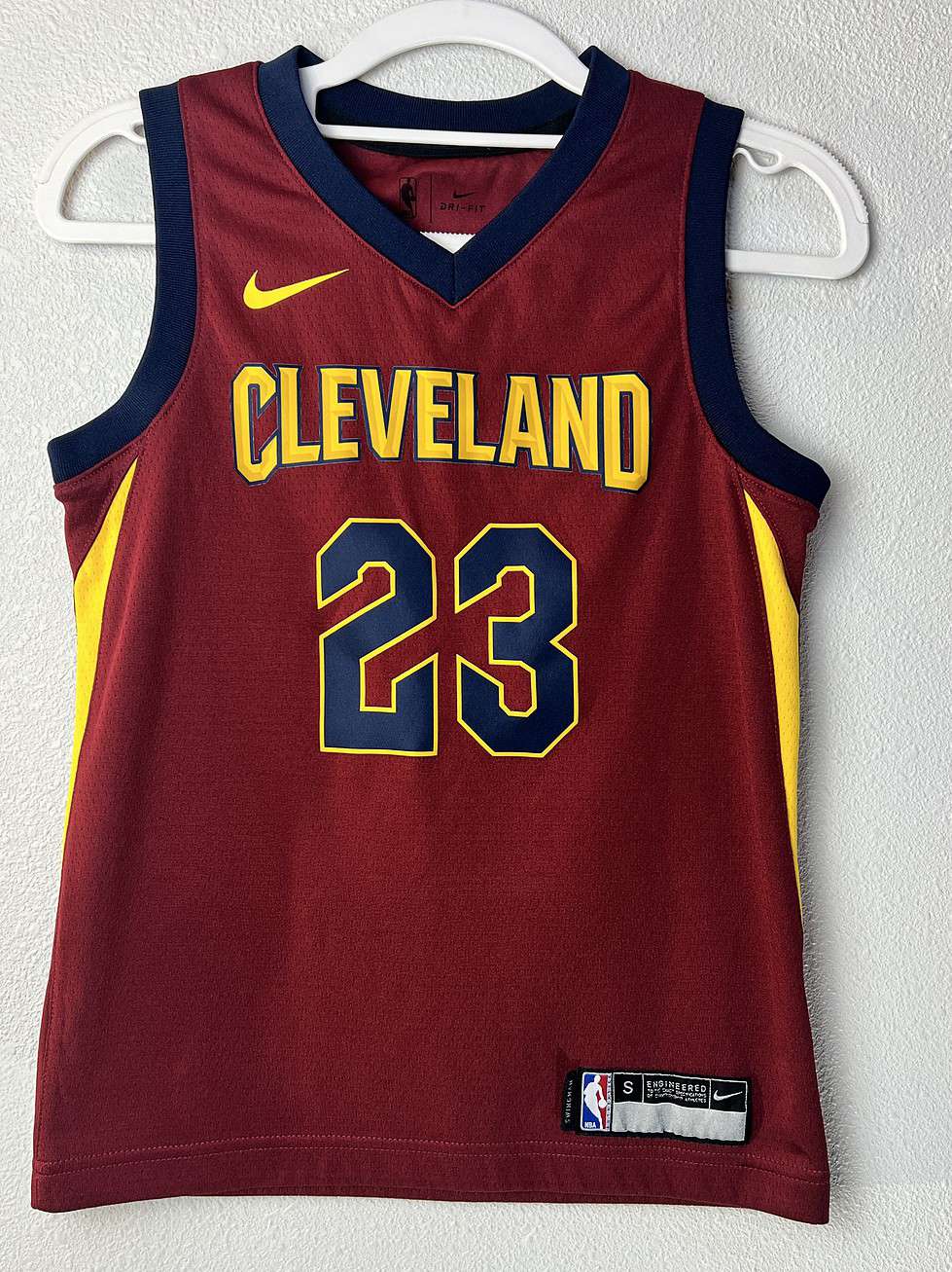 Front view of 2017-18 Cleveland Cavaliers jersey with "Cleveland" and #23 detailing