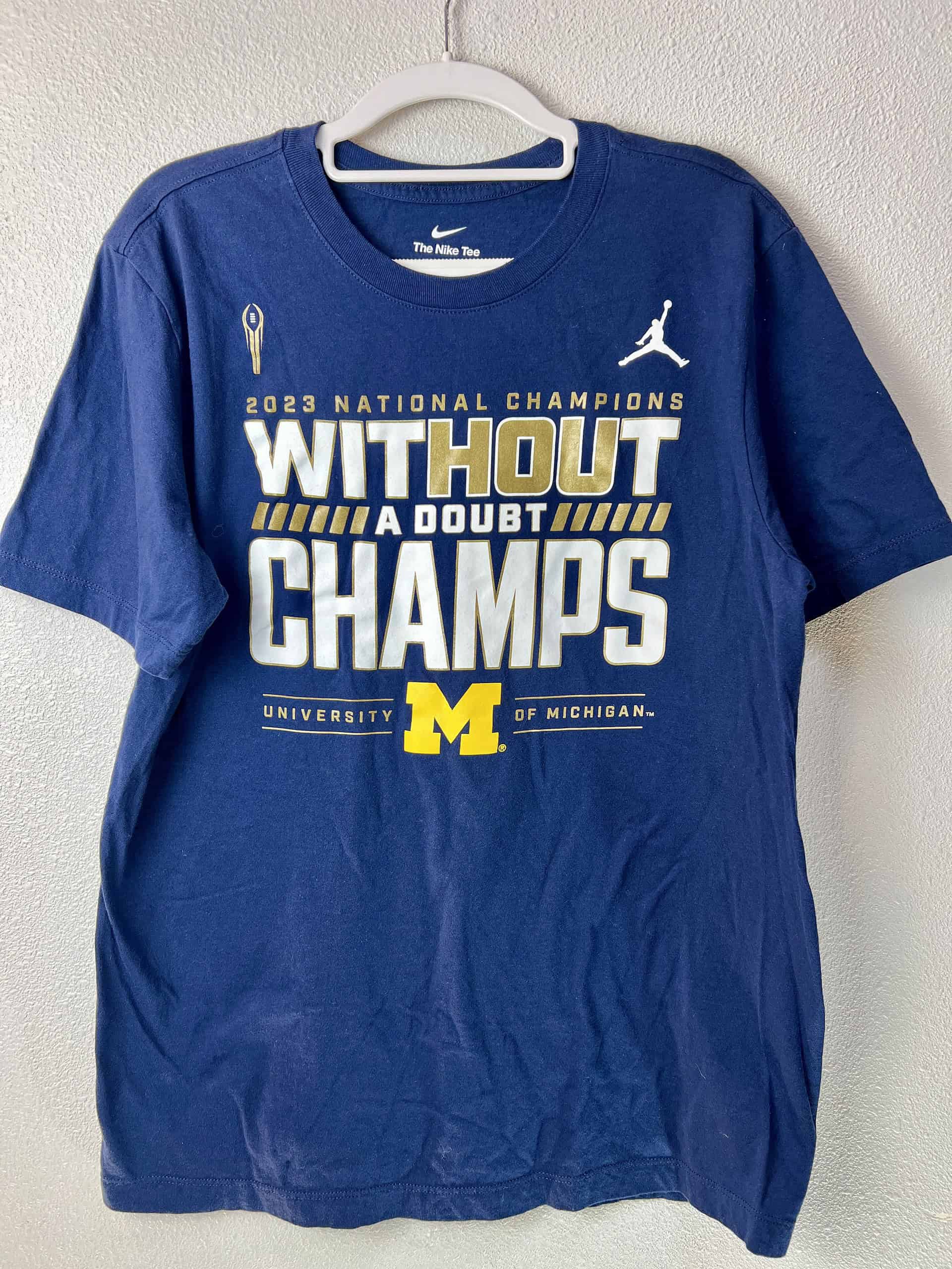 最安価格 Nike x FanWagn | (M) Tee Champs NCAA 2023 Michigan Jordan トップス
