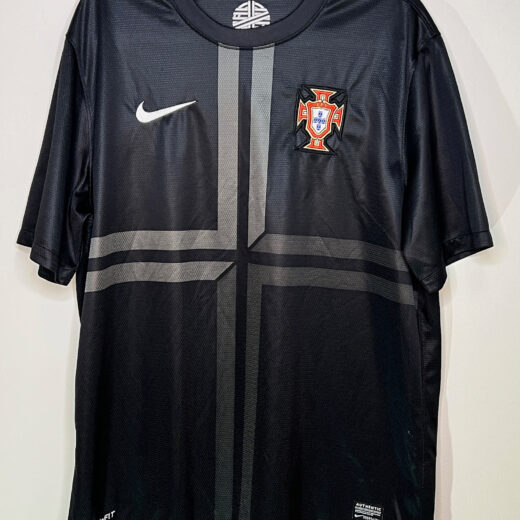 Front of jersey. Black and grey