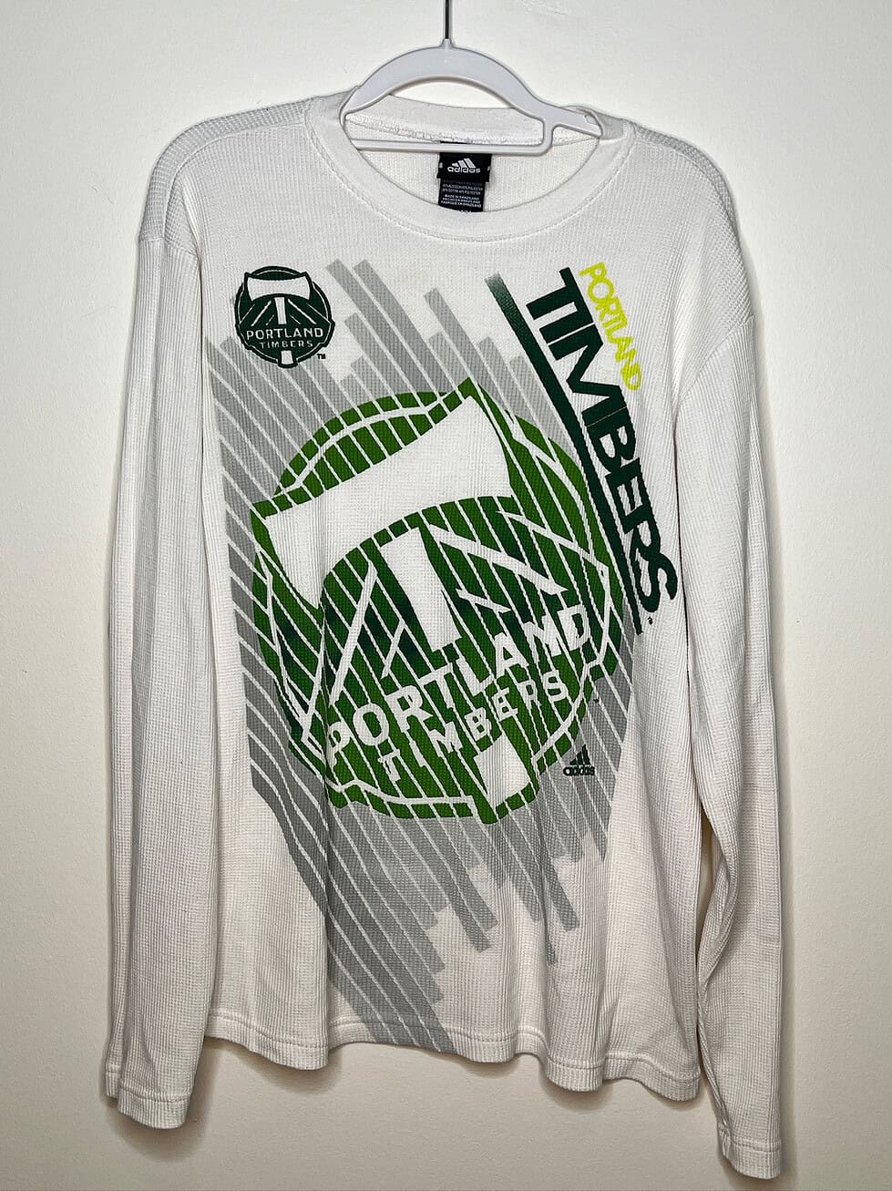 Timbers long-sleeve shirt with angled log and diagonal green stripes