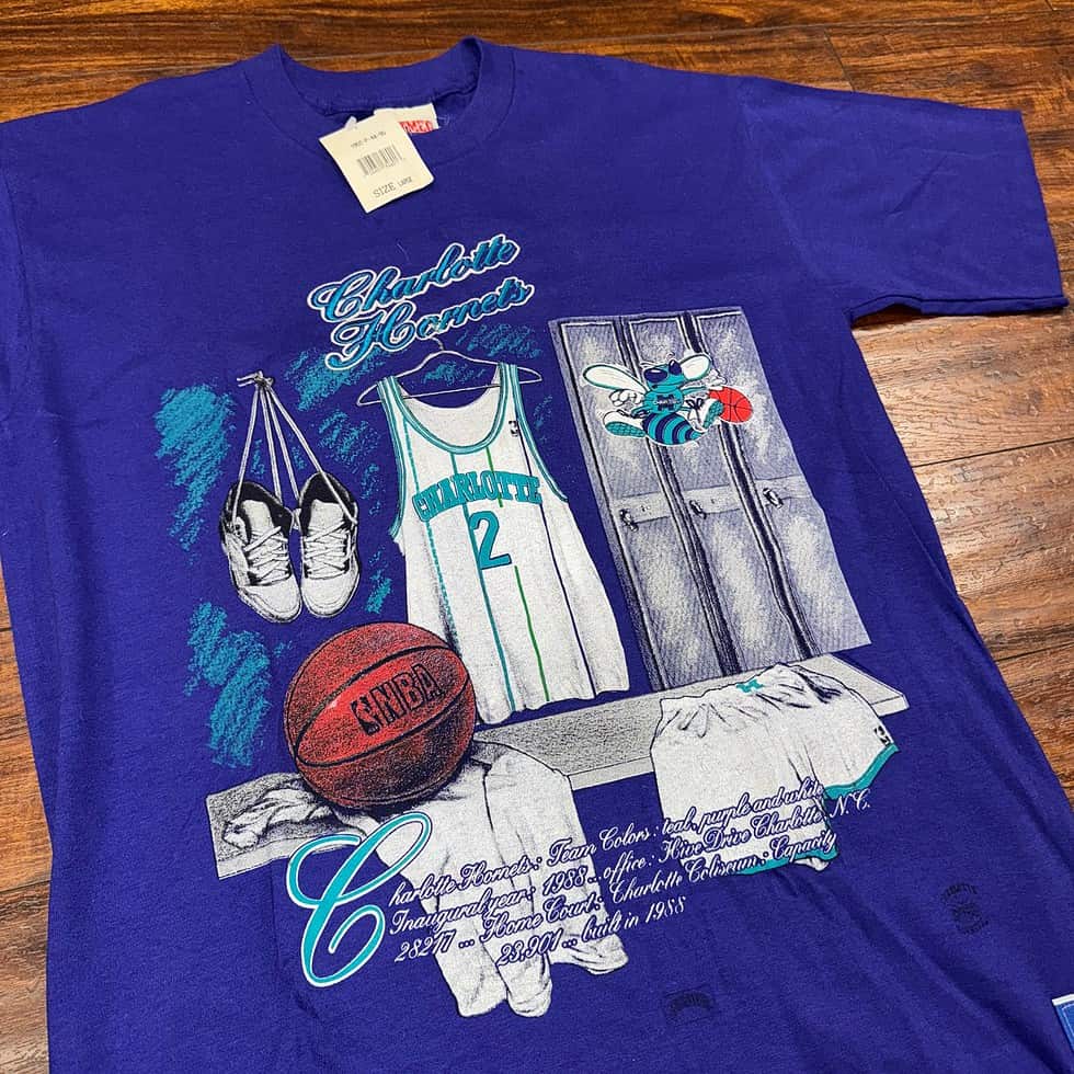 NWT Nutmeg Charlotte Hornets Tee Sz L - Image 2