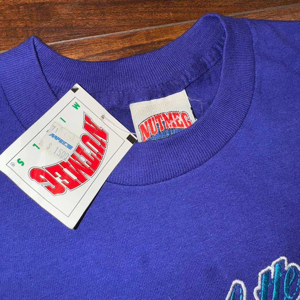 NWT Nutmeg Charlotte Hornets Tee Sz L - Image 4