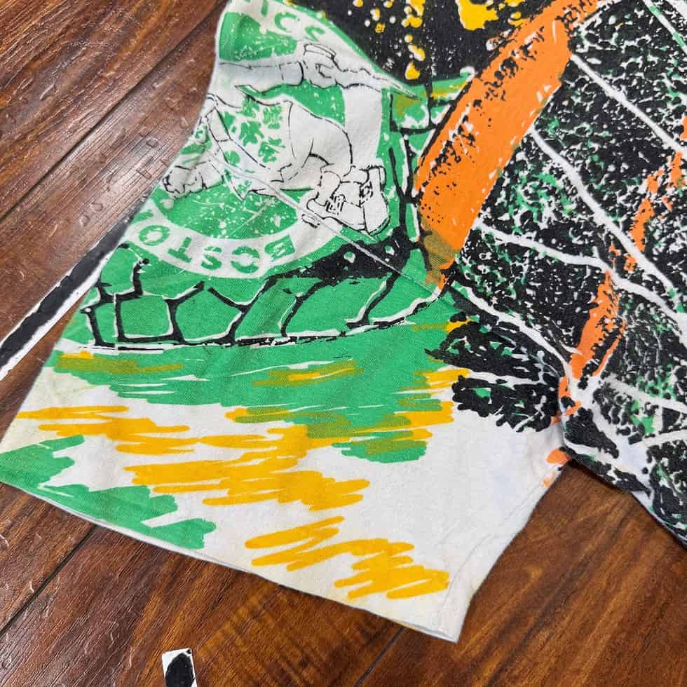 Magic Johnson AOP Boston Celtics Tee Sz M - Image 4