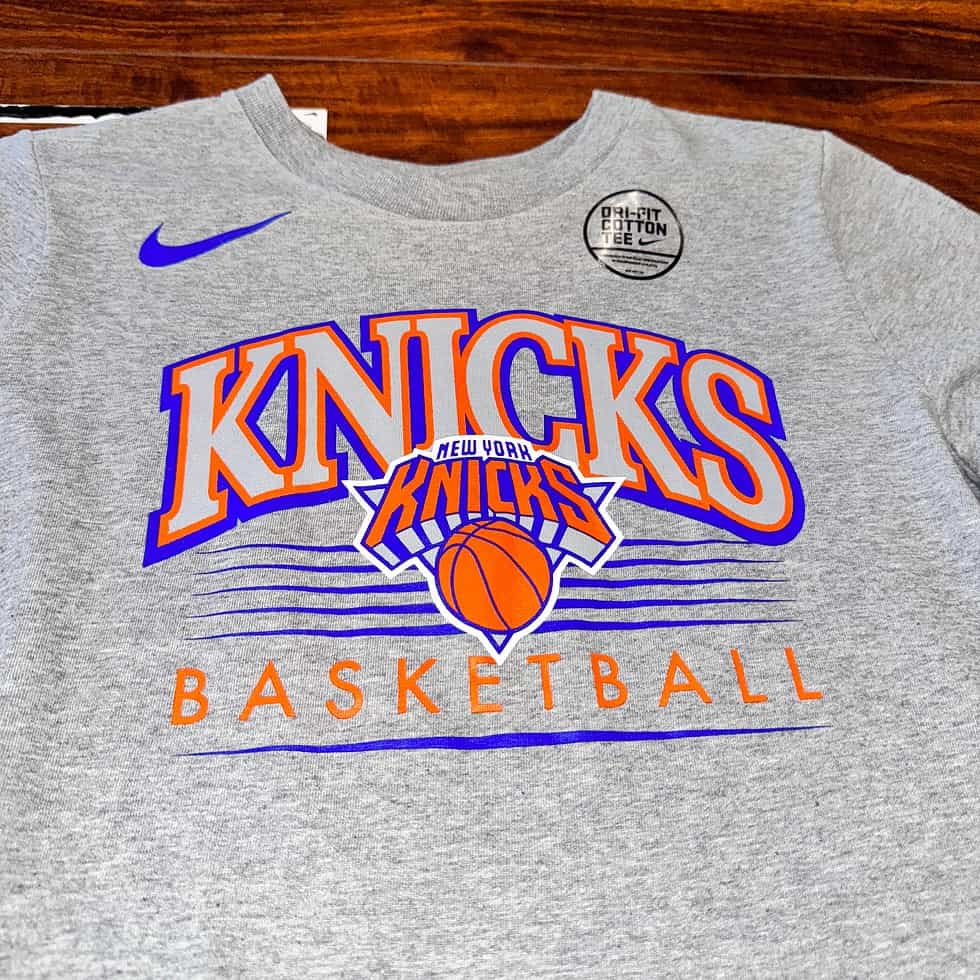 NWT NY Knicks Tee Sz YM - Image 2