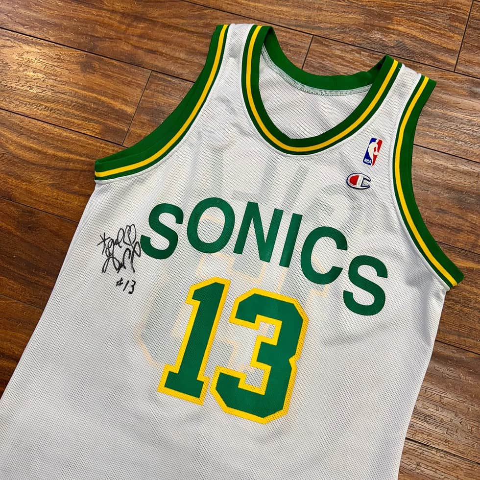 Champion 90's Sonics Autographed Kendall Gill Jersey Sz M - Image 2