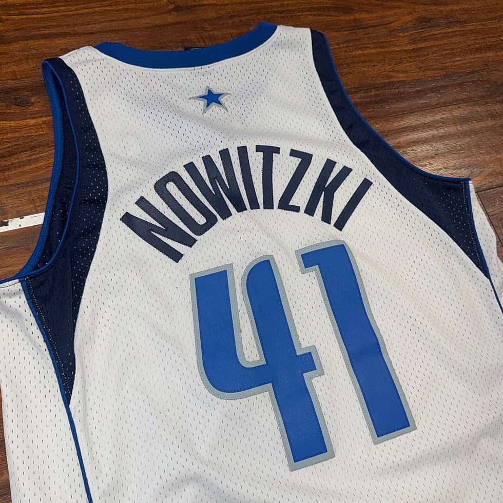 Nike Dallas Mavericks Dirk Nowitzki Jersey Sz L - Image 7