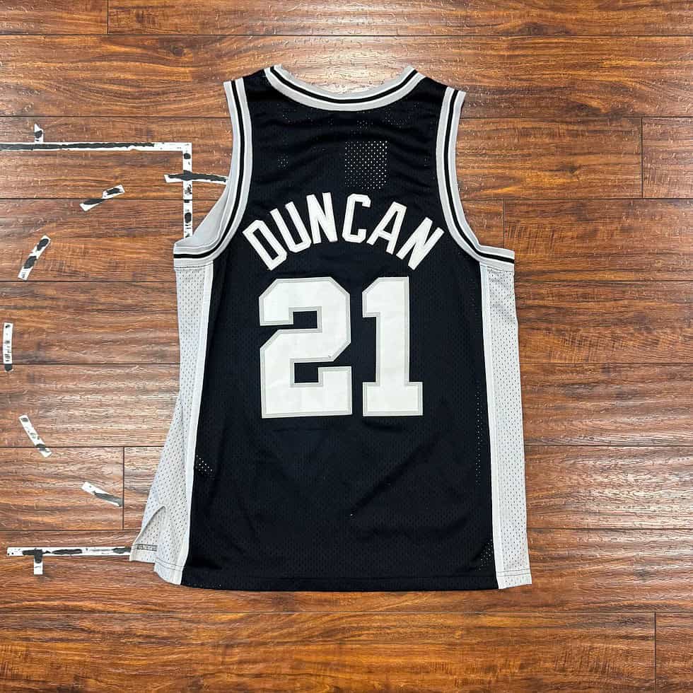 Nike San Antonio Spurs Tim Duncan Jersey Sz L - Image 5