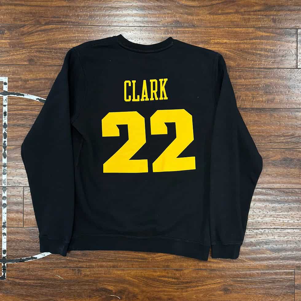 Nike Iowa Caitlin Clark Crew Sz S - Image 4