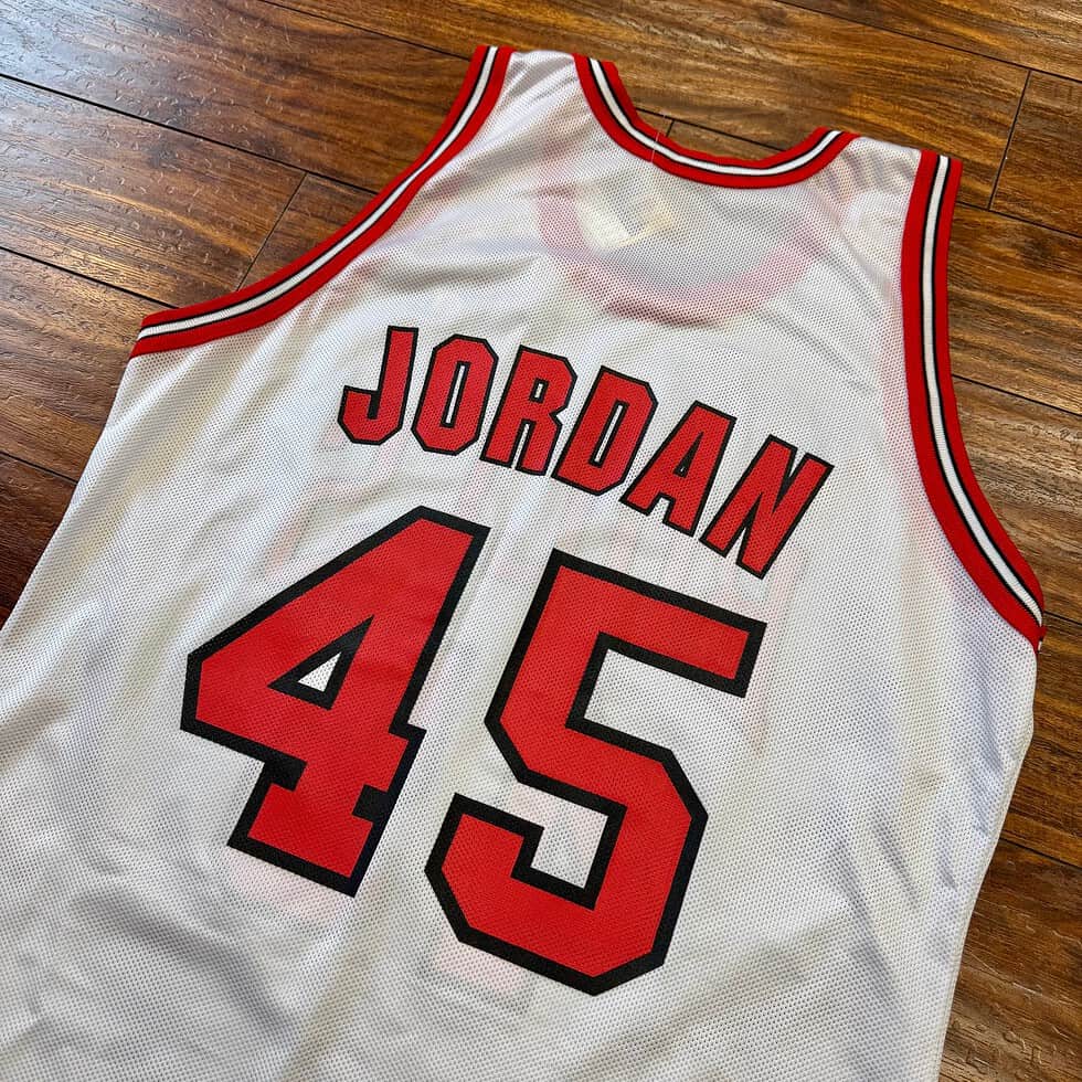 Champion 1995 Bulls 45 Jordan Jersey Sz L - Image 4