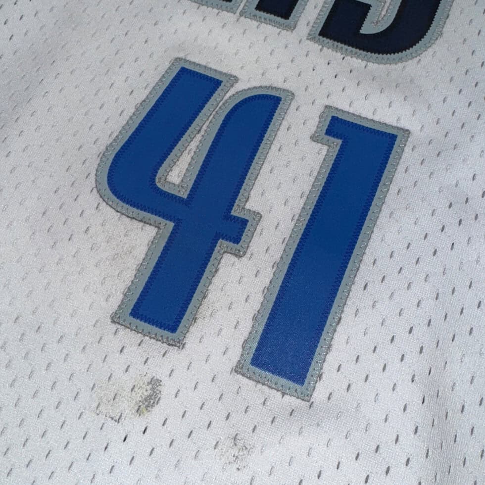 Nike Dallas Mavericks Dirk Nowitzki Jersey Sz L - Image 3