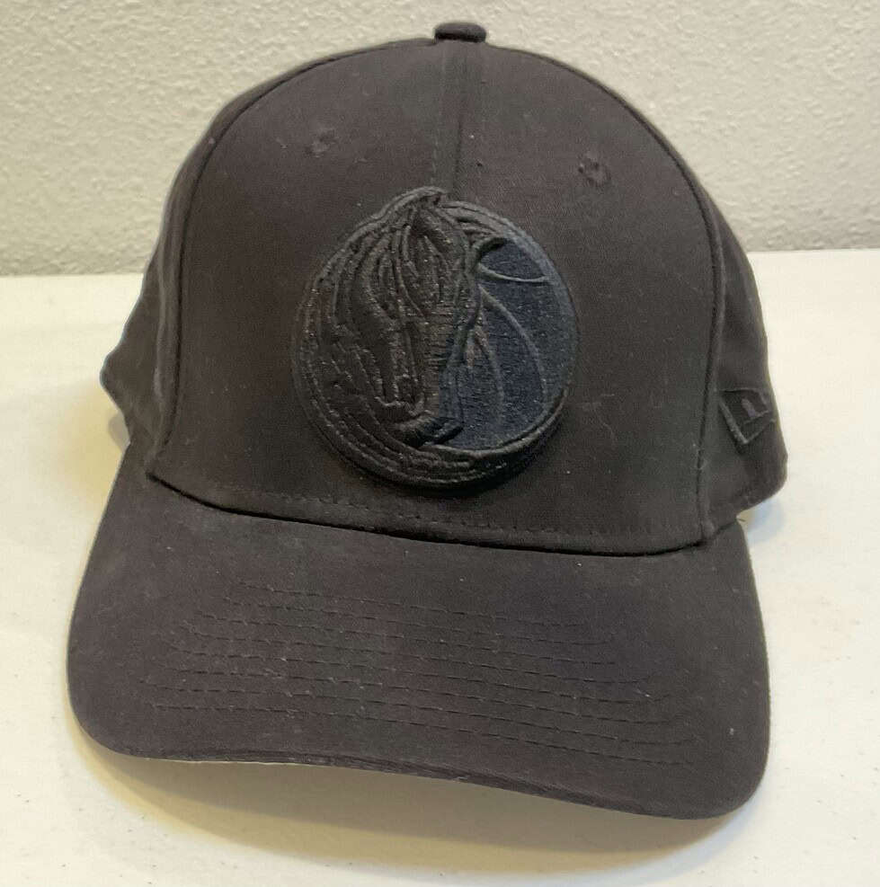 Dallas Mavericks Blackout New Era Snapback Hat