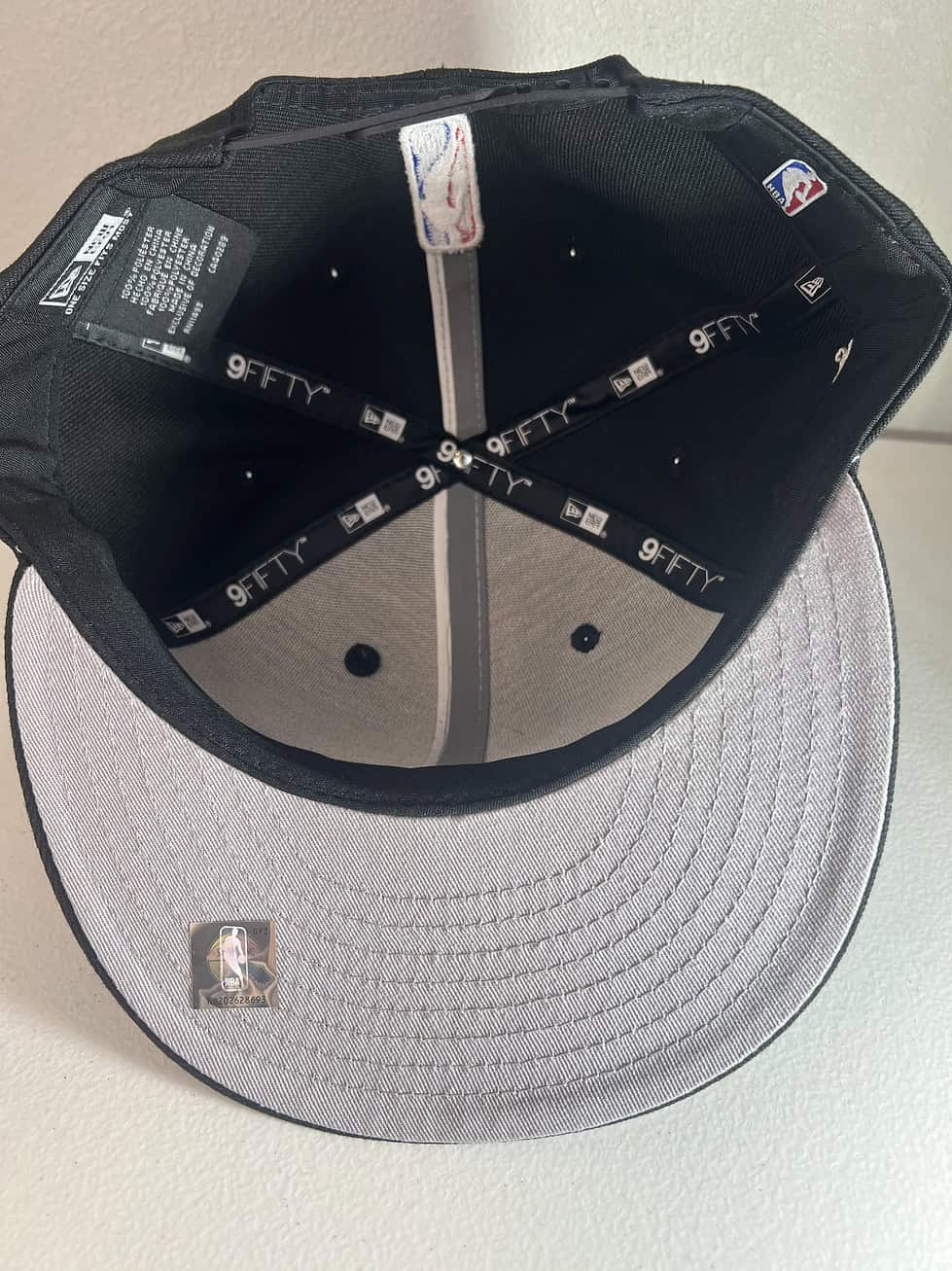 Sacramento Kings 9FIFTY Signed Snapback Hat - Image 3