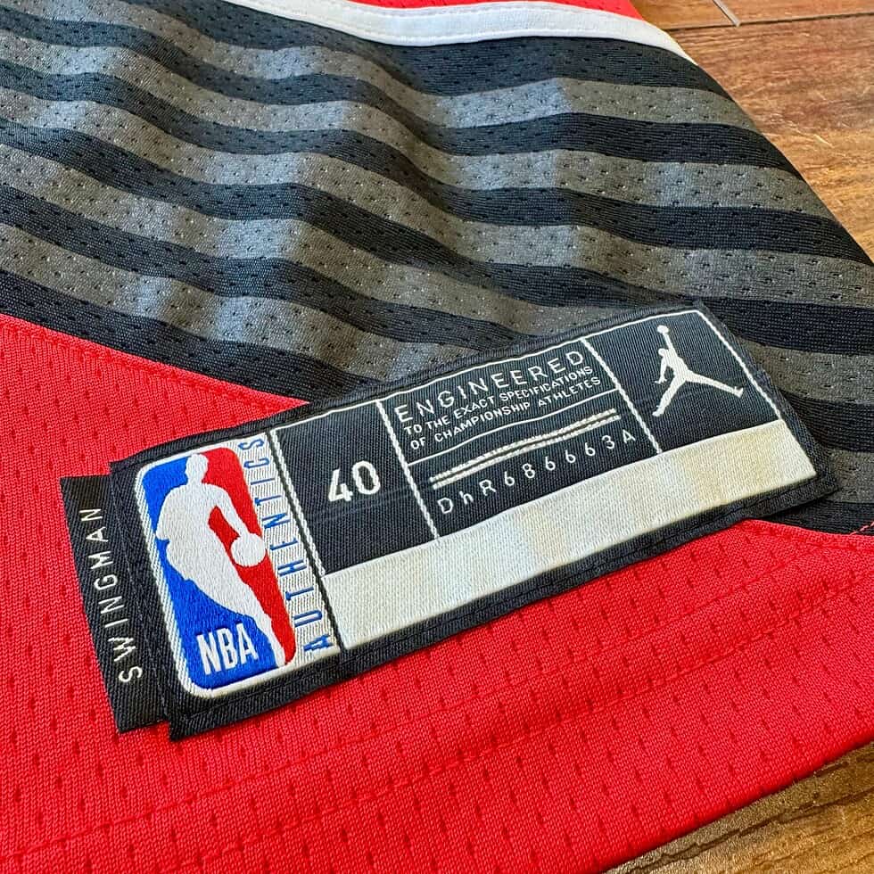 Jordan Blazers Damian Lillard Jersey Sz S - Image 4