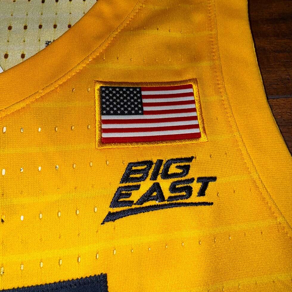 Jordan Team-Issued Yellow Marquette Jersey Sz XL + 4”Length - Image 4