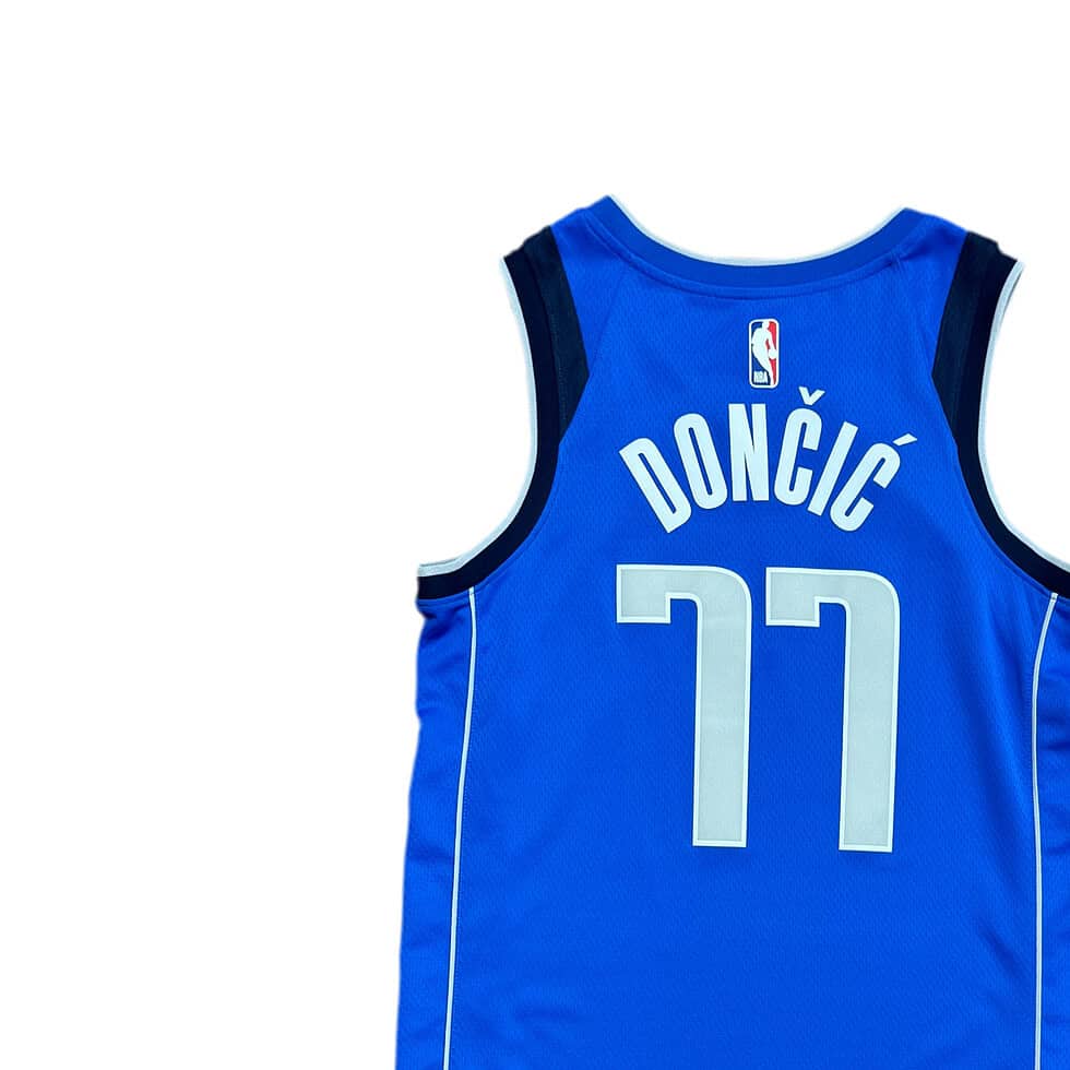 Nike 2018-19 Dallas Luka Dončić Jersey Sz M - Image 2