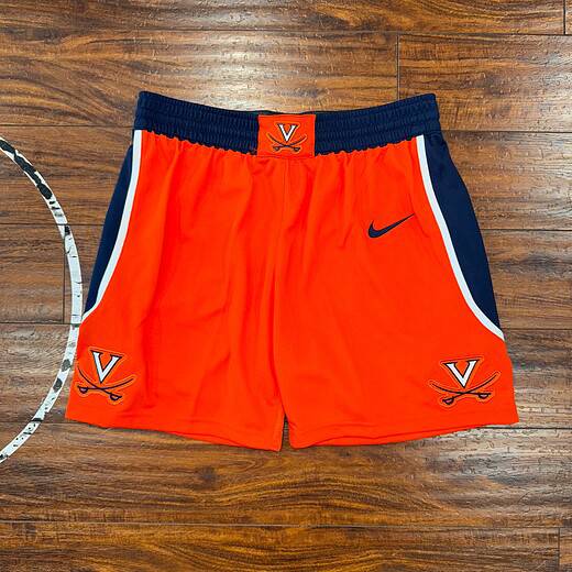 NWT Nike Team issued Virgina Cavaliers Shorts Sz M