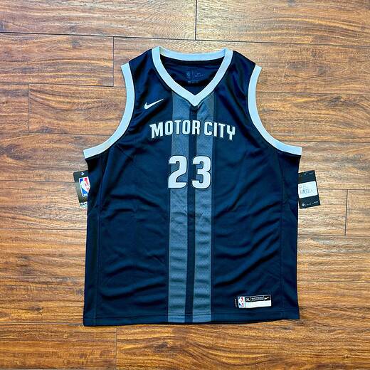 NWT Nike Pistons Blake Griffin Jersey Youth XL