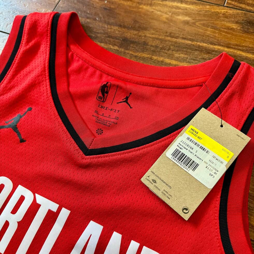 Jordan Blazers Damian Lillard Jersey Sz S - Image 3