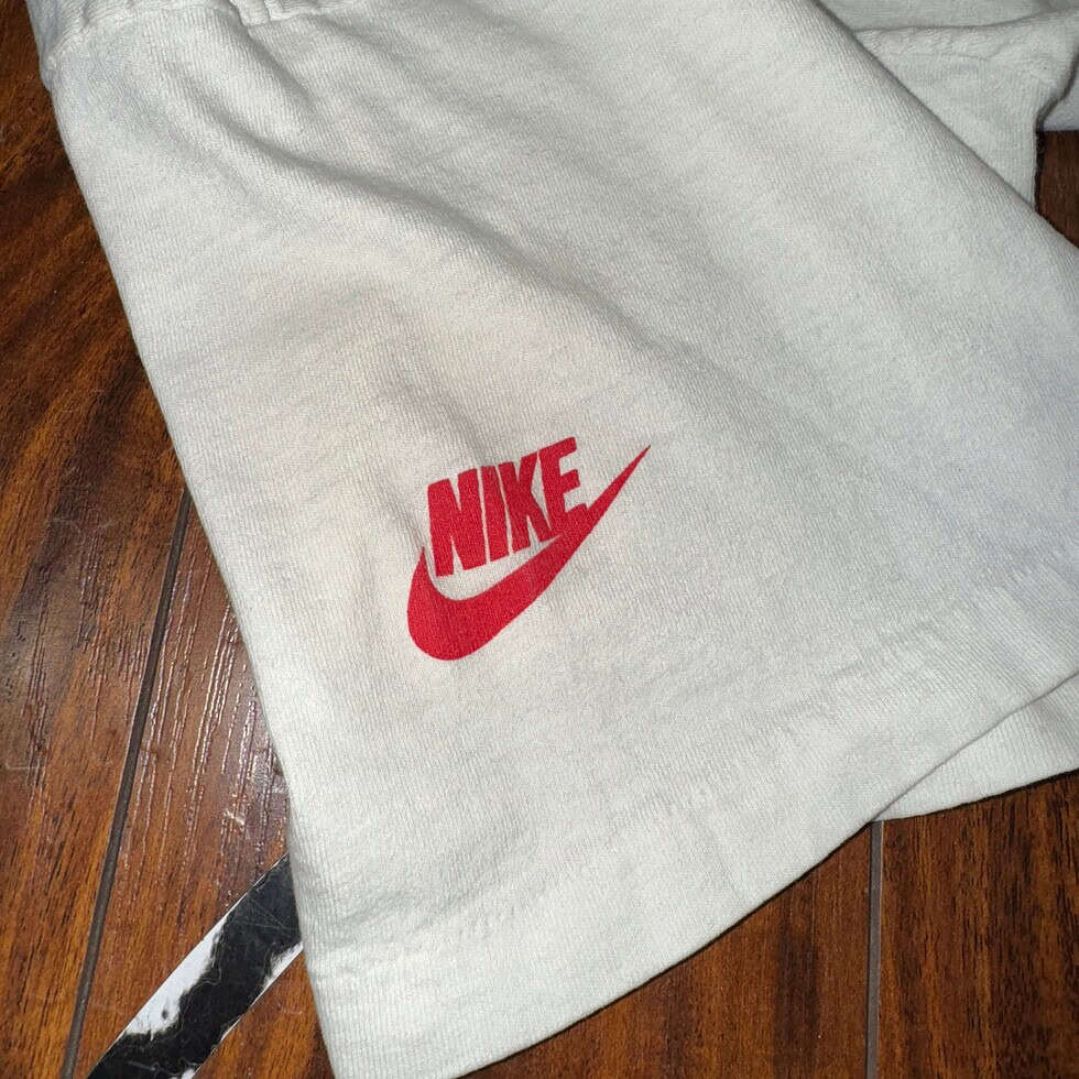 Nike Bust A Bucket Tee Sz L - Image 4