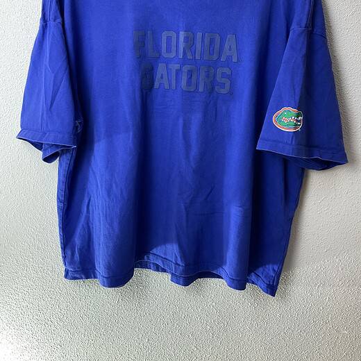 Full front view of women’s XXL Florida Gators T-shirt in royal blue