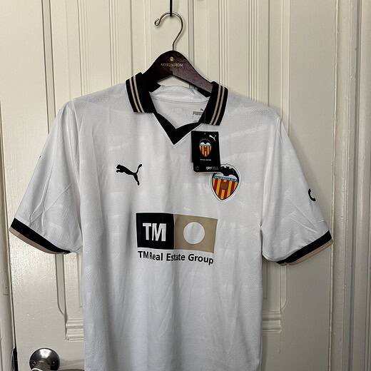 NEW Valencia CF Men's Large Jersey